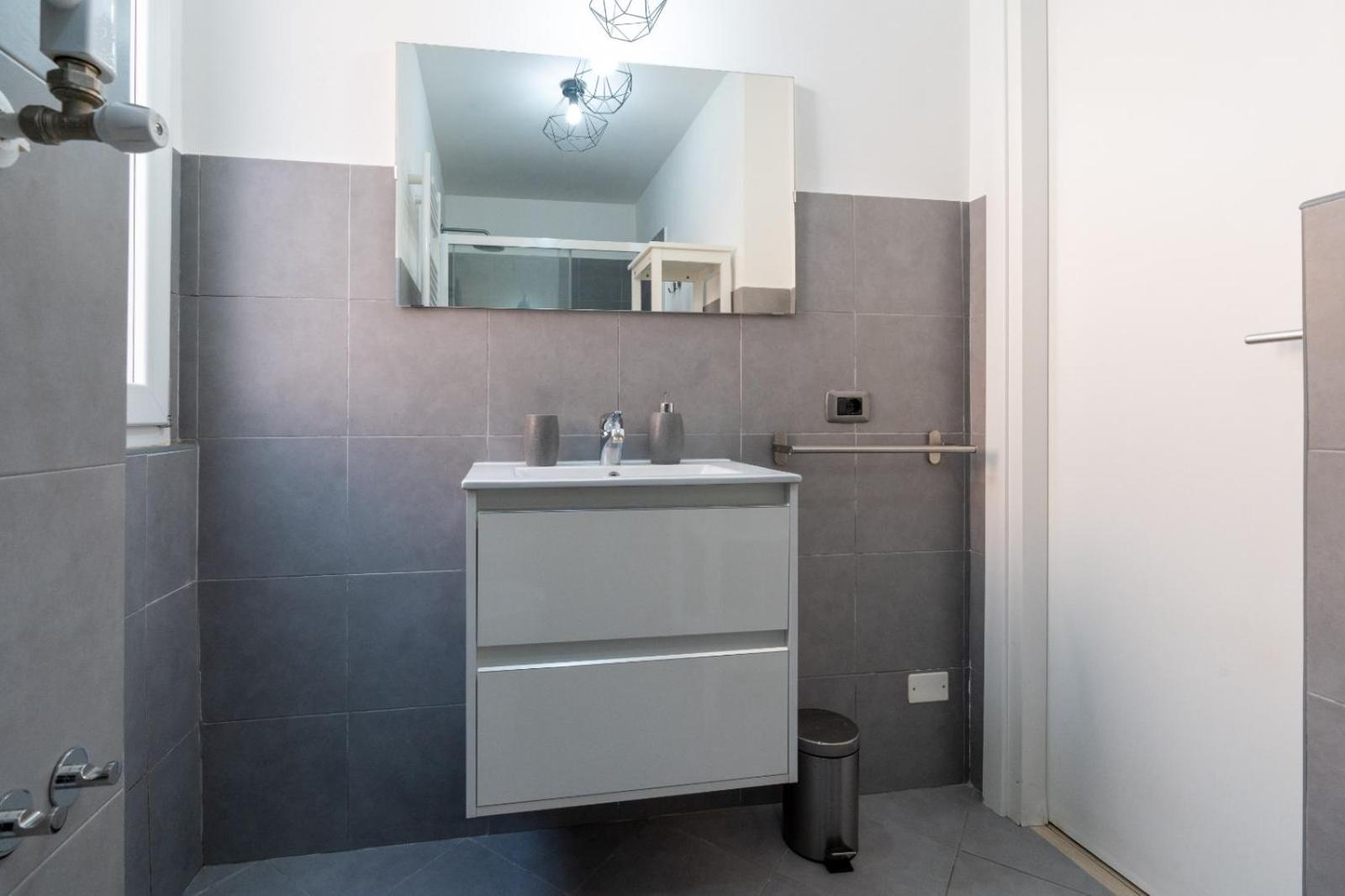 Ciampino-Roma - Modern Apartment-Airport & Station Exterior photo